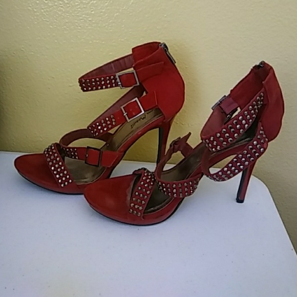 High Heels - Picture 2 of 4